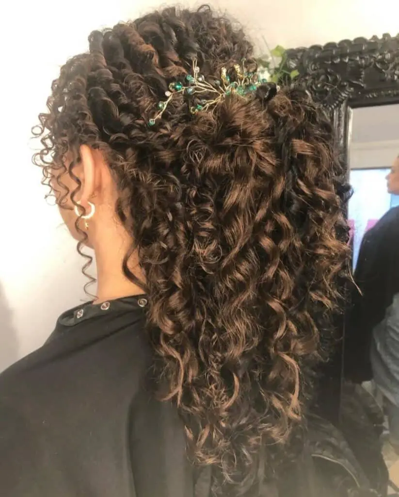 Beautiful Half-up Curls for prom