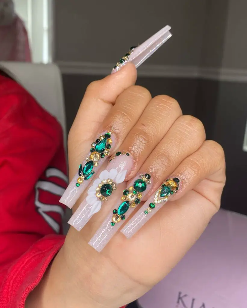Emerald Extravaganza Luxurious Nails