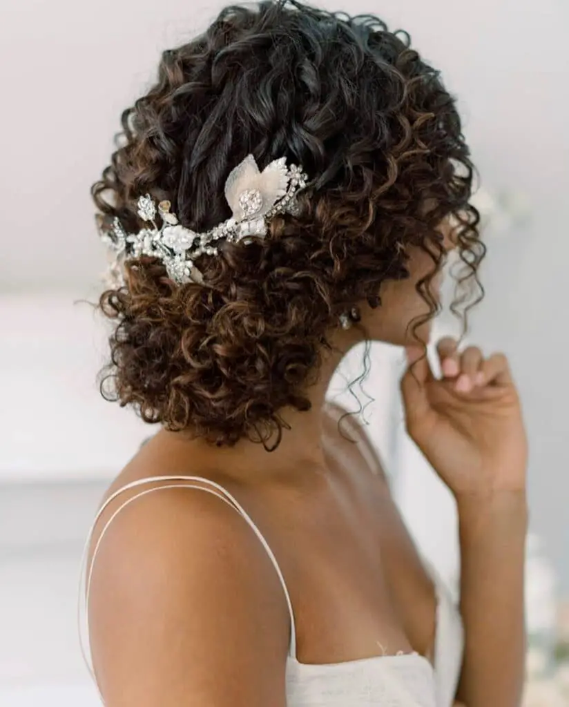 Half-up, Half-down Curly Hairstyle for prom and wedding