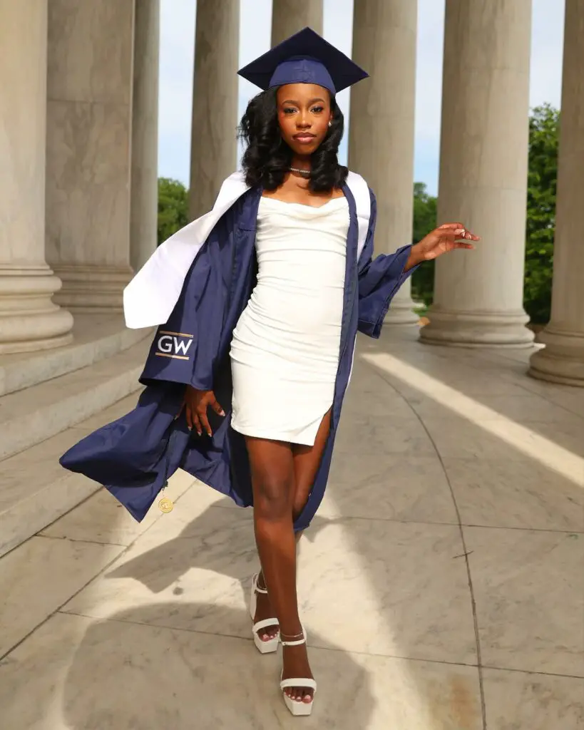 Classic Glam Curls: Graduation hairstyles for black women