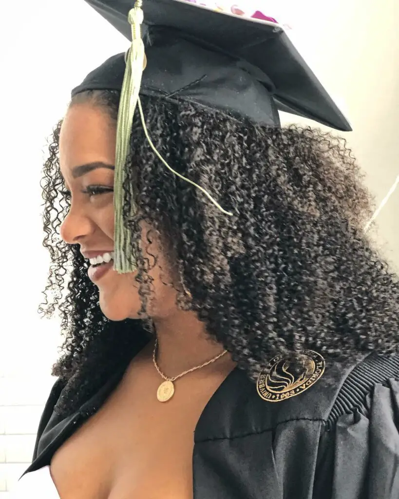 Natural Curly Hairstyle for Graduation Day